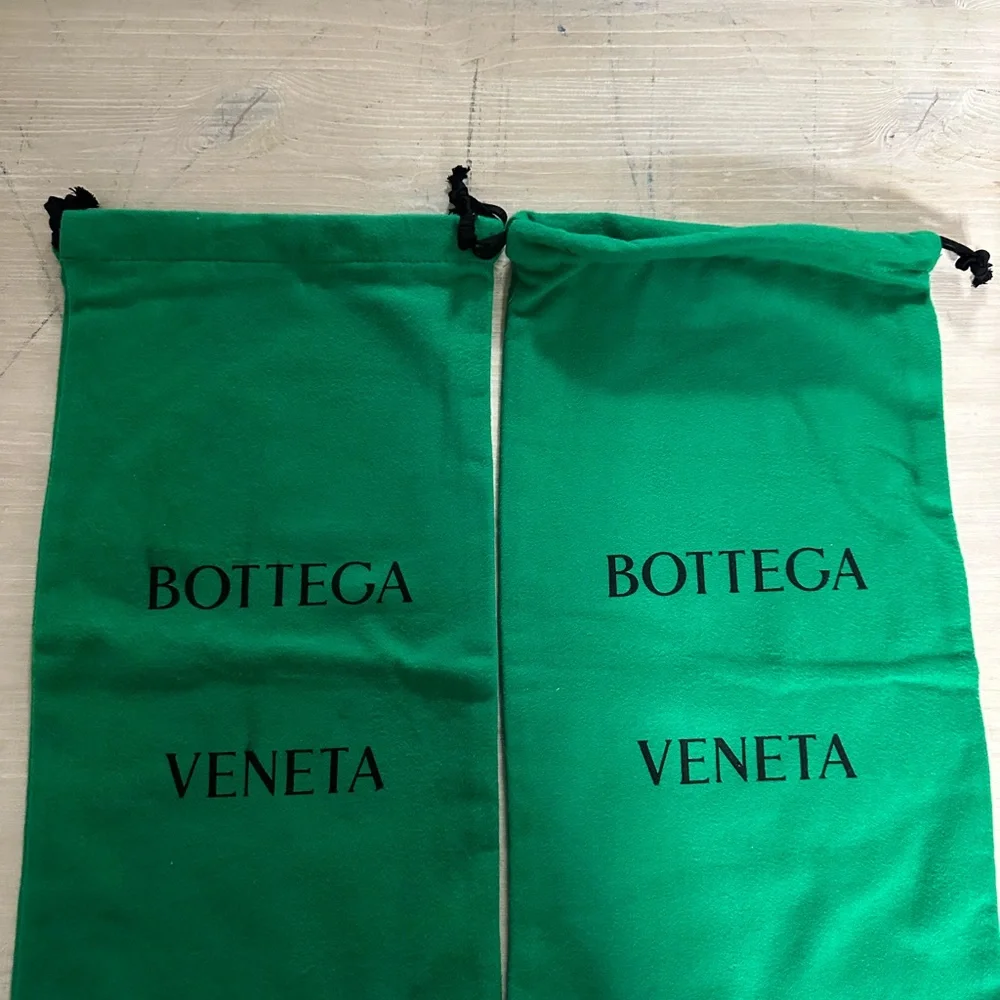 BOTTEGA VENETA dust bag for sale💚🖤💚